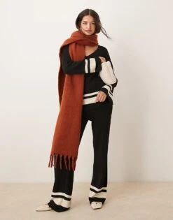 Pretty Lavish Contrast Knit Co-ord In Black